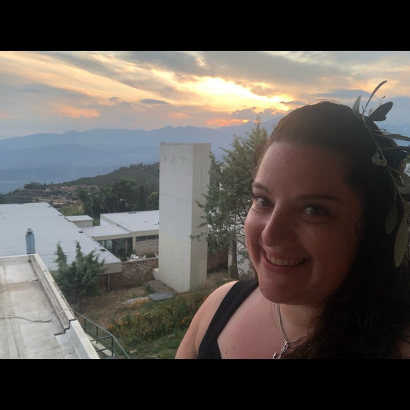 Meet your Posher, Kristi - Picture 2 of 2